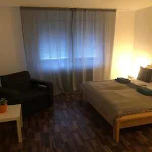 Rembertiring Apartment